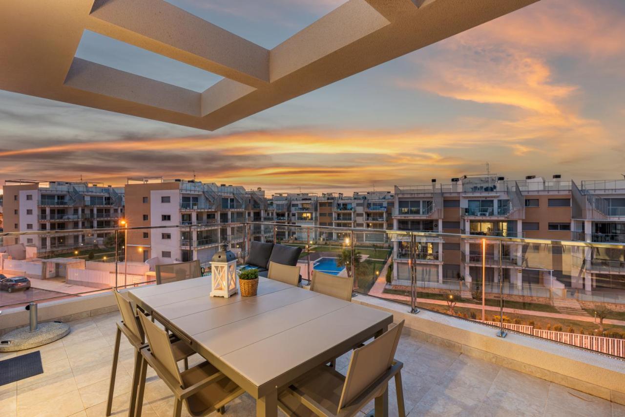 Apartmán La Zenia Cocoon - Luxury Penthouse With Jacuzzi, 2 Pools, Indoor Heated Pool, Sauna, Gym, Playstation Dehesa de Campoamor  Exteriér fotografie